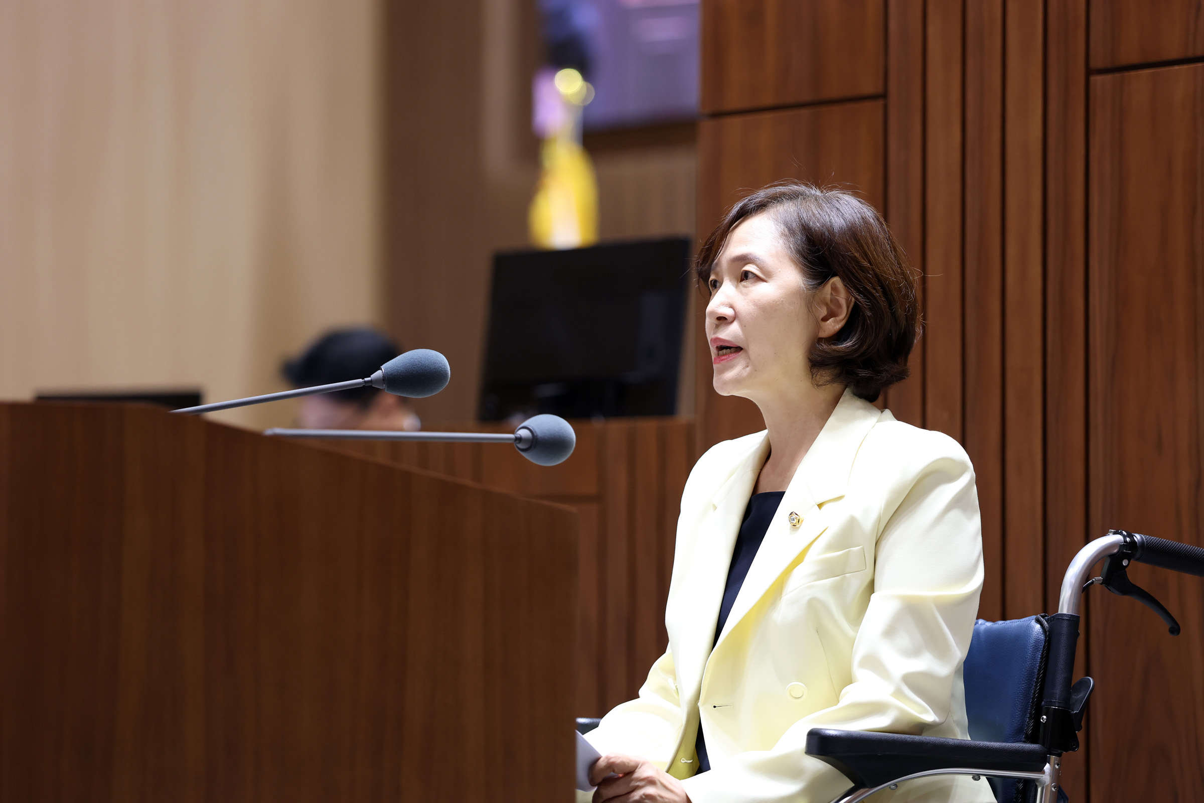 '[2026.09.01.] 수원특례시의회 사정희 의원, ““경기남부광역철도 제5차 국가철도망 반영·수원 유치해야”' 게시글의 사진(1) '사진설명2 사정희 수원특례시의회 의원이 1일 열린 제404회 수원특례시의회 임시회 제1차 본회의에서 5분발언을 진행하고 있다.jpg'