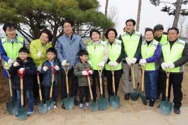 3.27 제74회 식목일기념 나무심기 행사