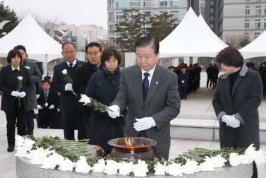 1.1 현충탑 참배