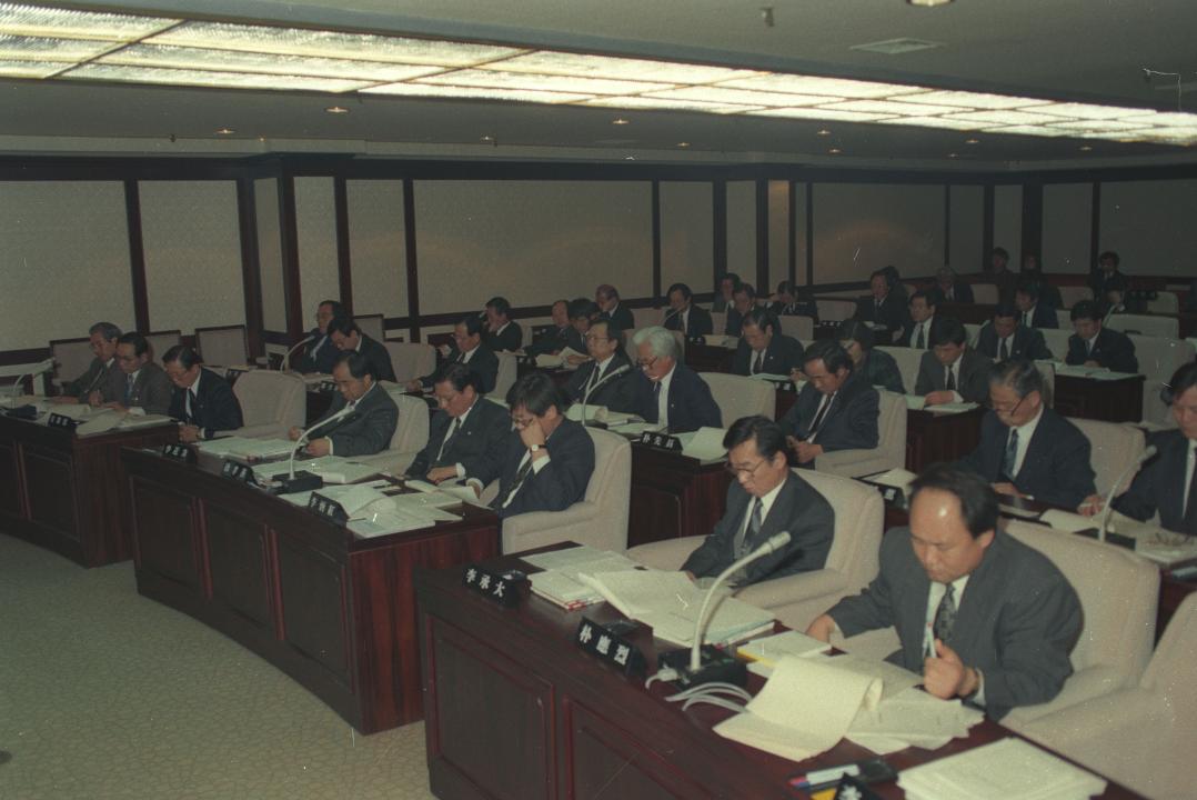 1992 제4대 수원시의회 본회의(1992년, 이용창).jpg