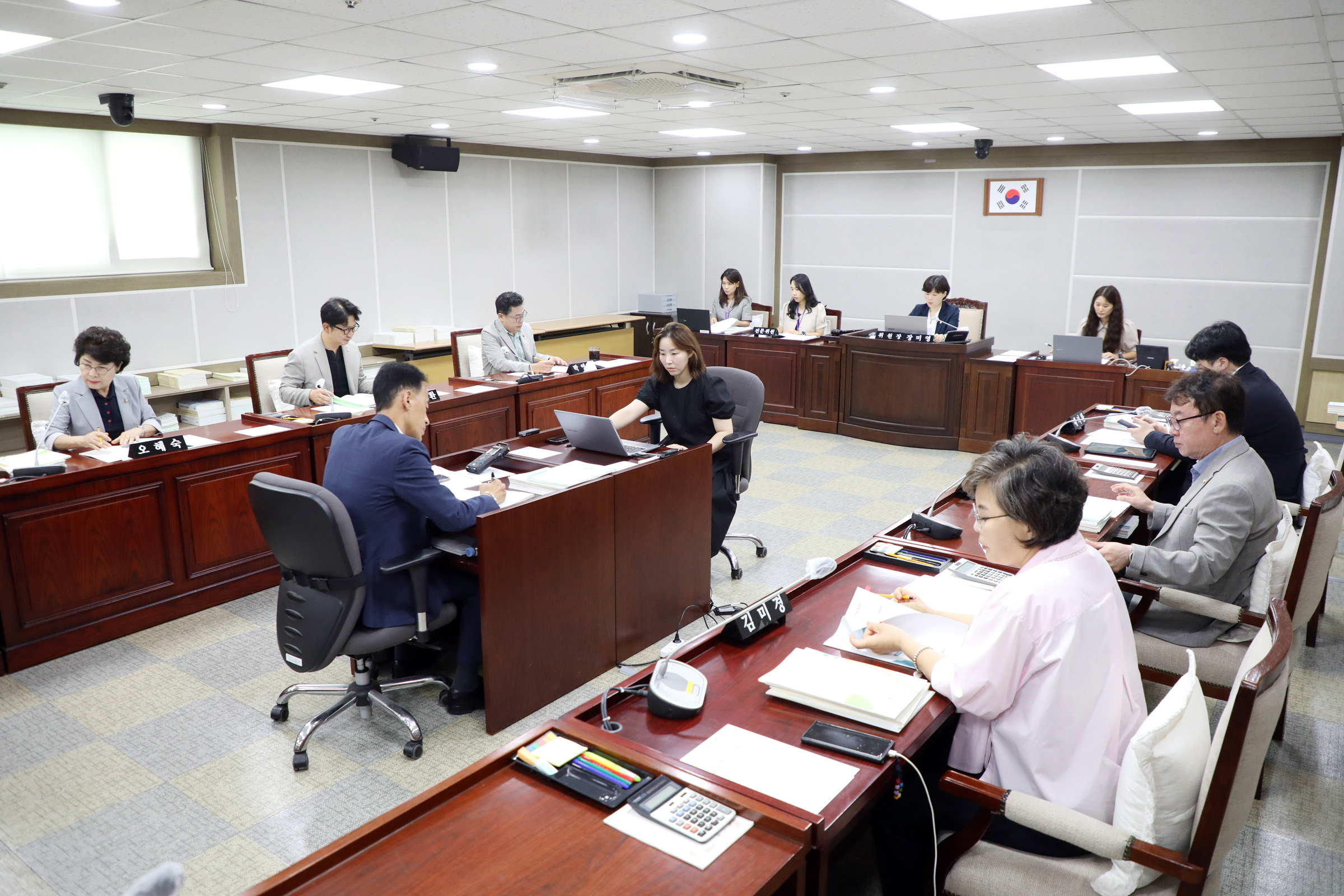 '[2025.09.02.]수원특례시의회 문화체육교육위원회, 2025년도 주요업무 추진실적 청취' 게시글의 사진(1) '1.문화체육교육위원회 전경.jpg'